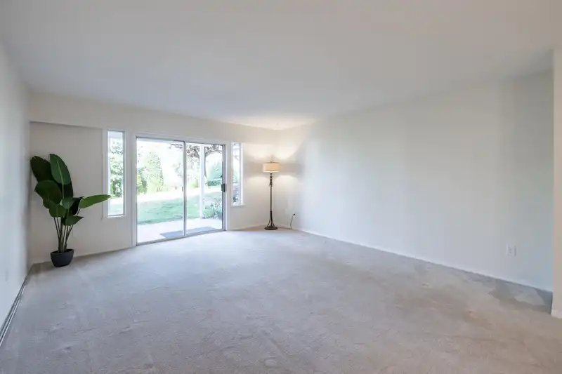 213 32691 GARIBALDI DRIVE - photo 4 of 31
