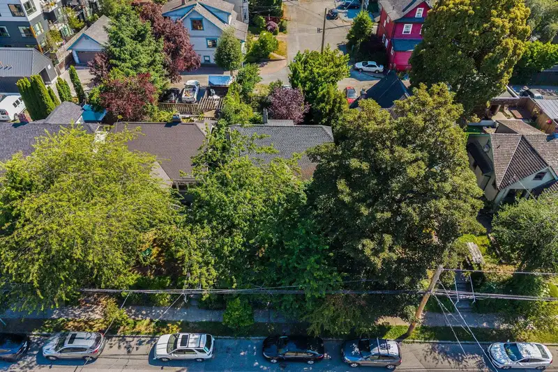 415 SEVENTH STREET - photo 3 of 18