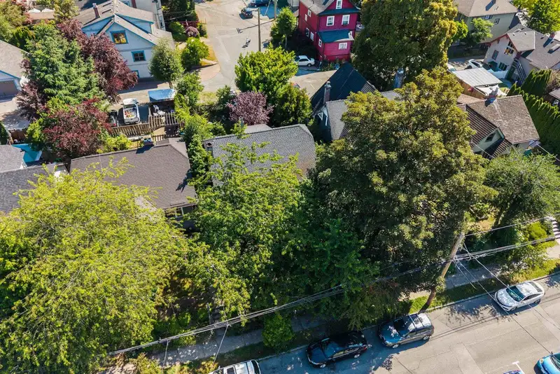 415 SEVENTH STREET - photo 4 of 18
