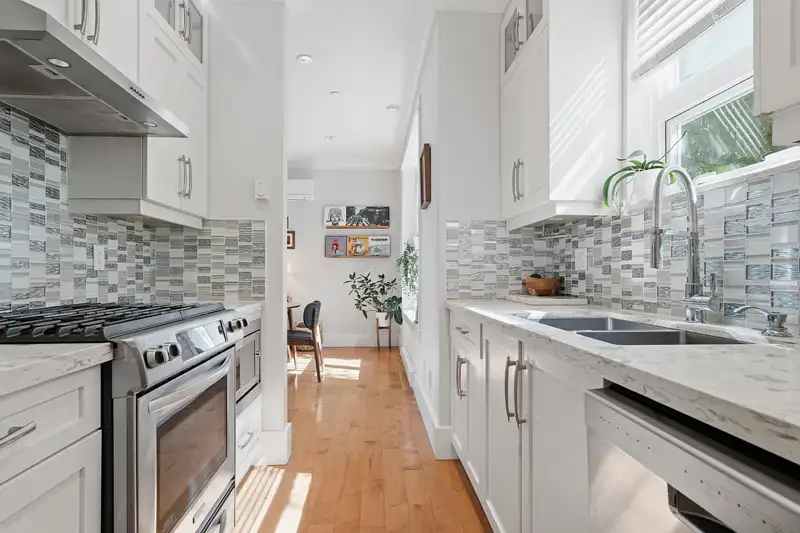 1820 WOODLAND DRIVE - photo 3 of 32