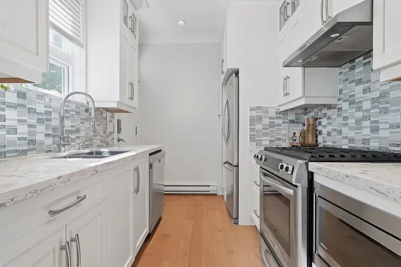 1820 WOODLAND DRIVE - photo 4 of 32