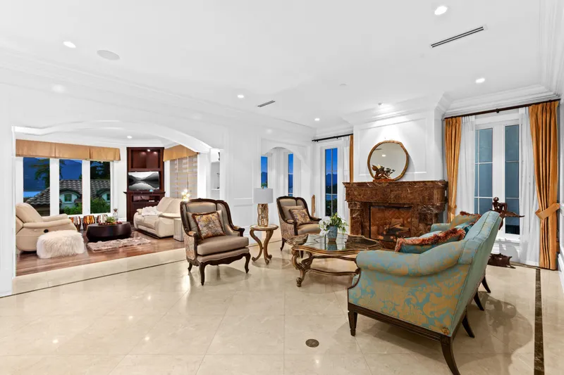 4651 SIMPSON AVENUE - photo 2 of 22