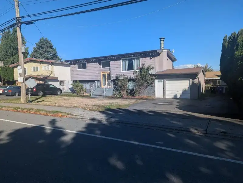 45575 SOUTH SUMAS ROAD - photo 1 of 23