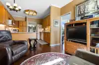 402 3172 GLADWIN ROAD - thumbnail 11