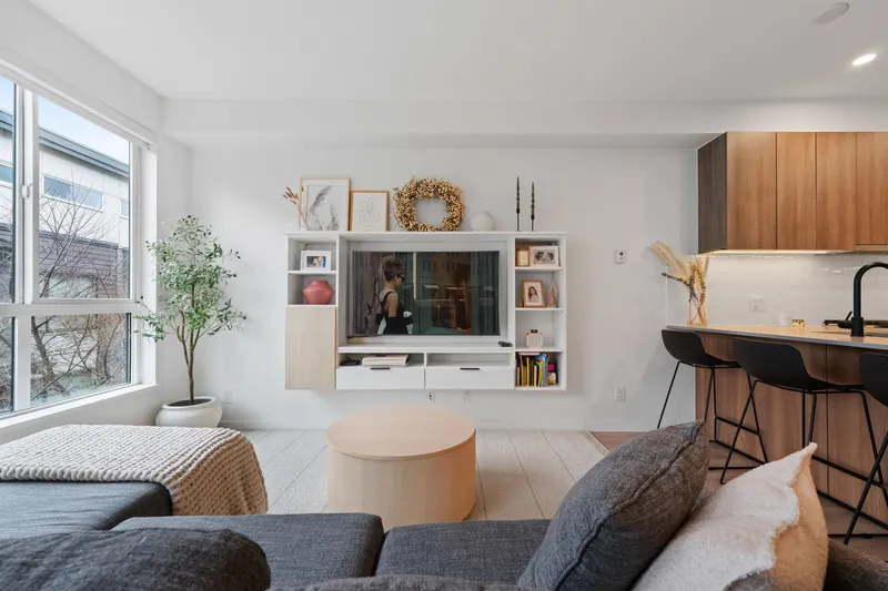 7 533 E 3RD STREET - photo 1 of 25