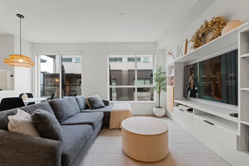 7 533 E 3RD STREET - photo 3 of 25