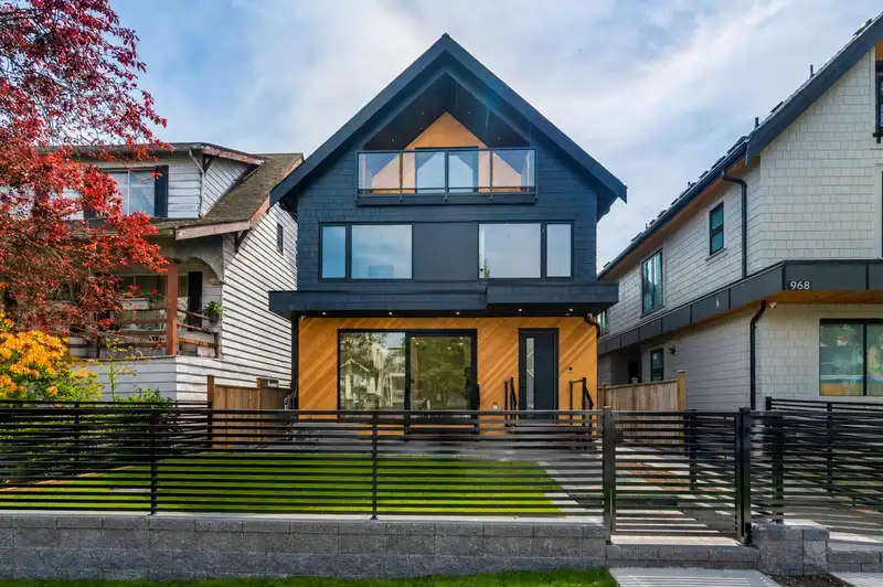 1 950 W 17TH AVENUE - photo 1 of 39