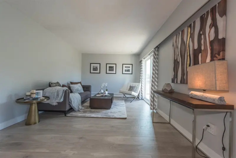 405 711 E 6TH AVENUE - photo 3 of 22