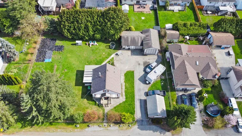 20138 LORNE AVENUE - photo 1 of 25