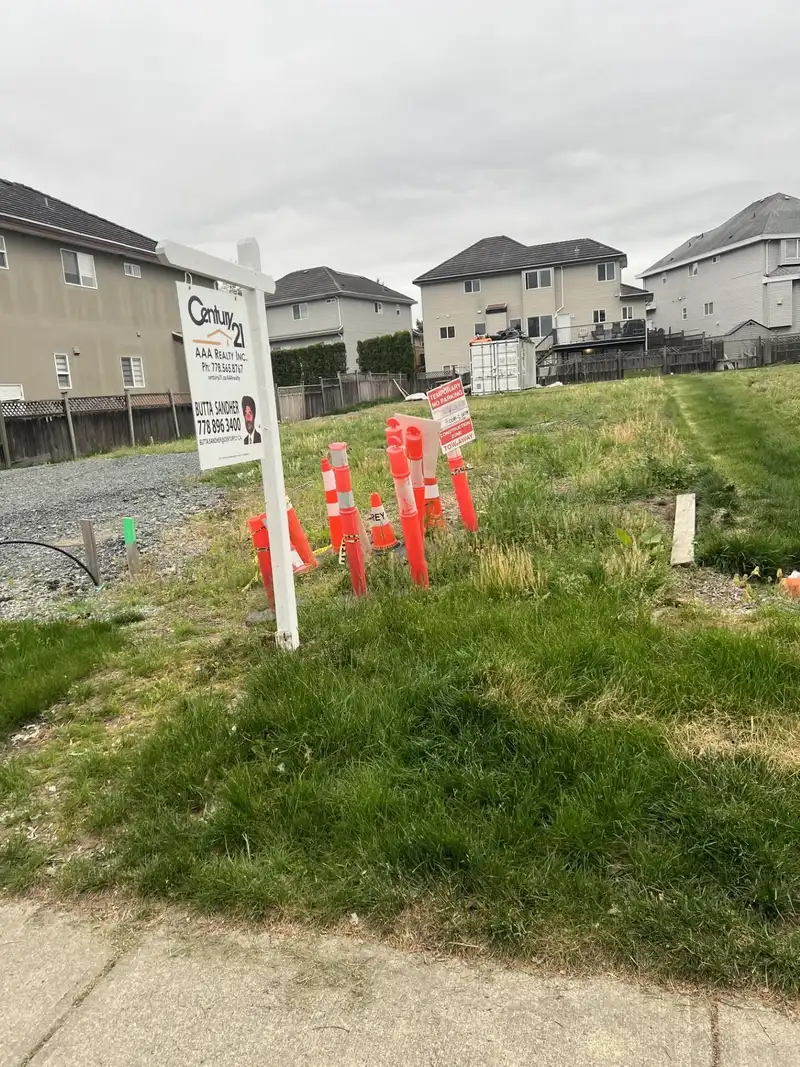 15105 67 AVENUE - photo 1 of 1
