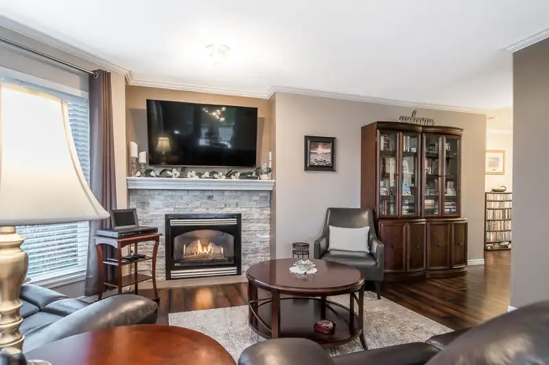 301 3172 GLADWIN ROAD - photo 4 of 27