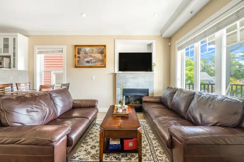 201 4577 SLOCAN STREET - photo 3 of 19