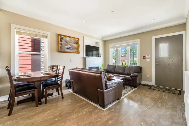 201 4577 SLOCAN STREET - photo 4 of 19