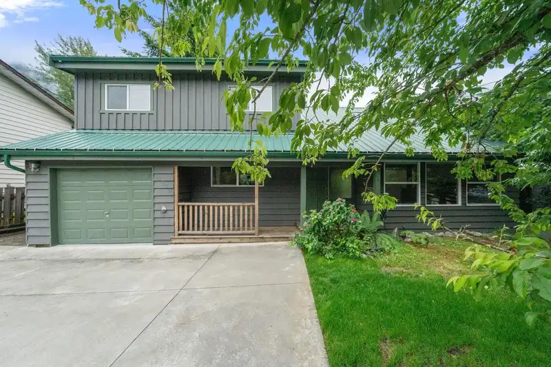 38260 WESTWAY AVENUE - photo 2 of 32