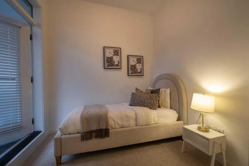 508 15835 85 AVENUE - photo 3 of 25