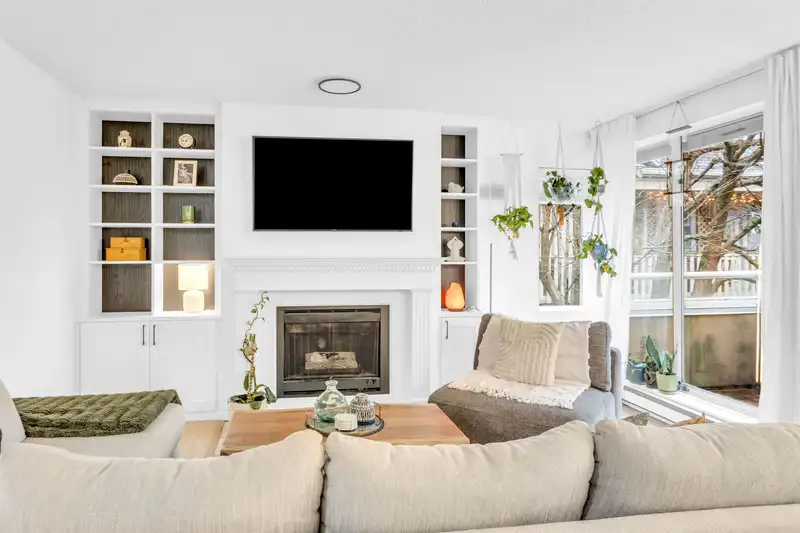 316 1890 W 6TH AVENUE - photo 4 of 24