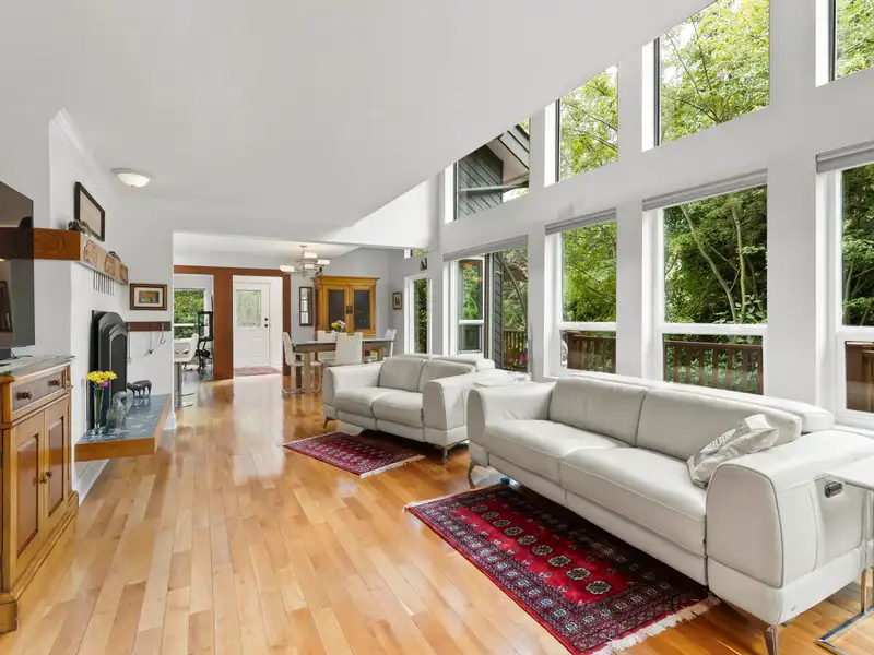 423 SENTINEL ROAD - photo 4 of 37