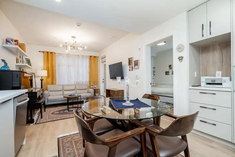 112 3038 ST. GEORGE STREET - photo 2 of 40