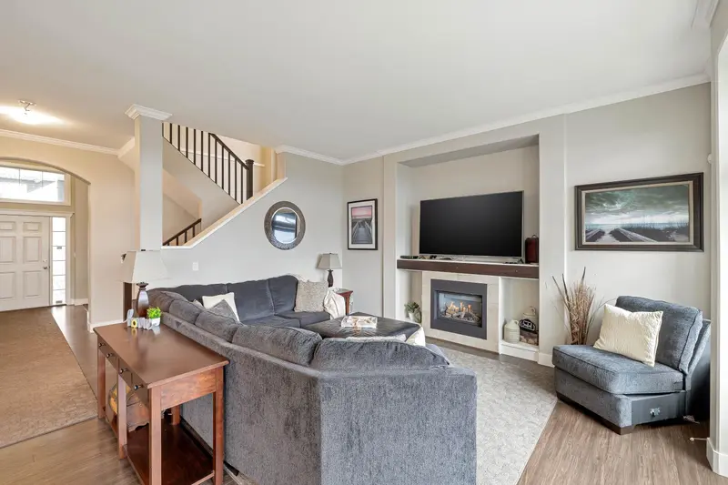 1310 FIFESHIRE STREET - photo 4 of 25