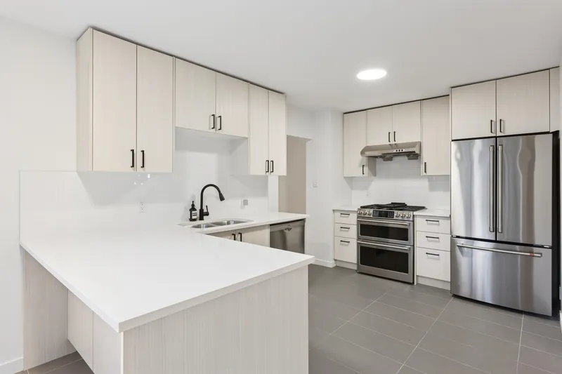 7477 VIVIAN DRIVE - photo 4 of 20