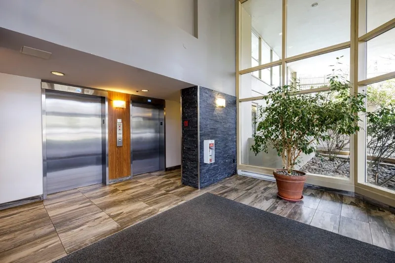 903 738 FARROW STREET - photo 3 of 18