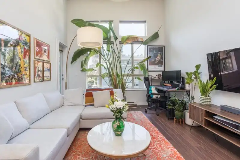 403 225 FRANCIS WAY - photo 4 of 34