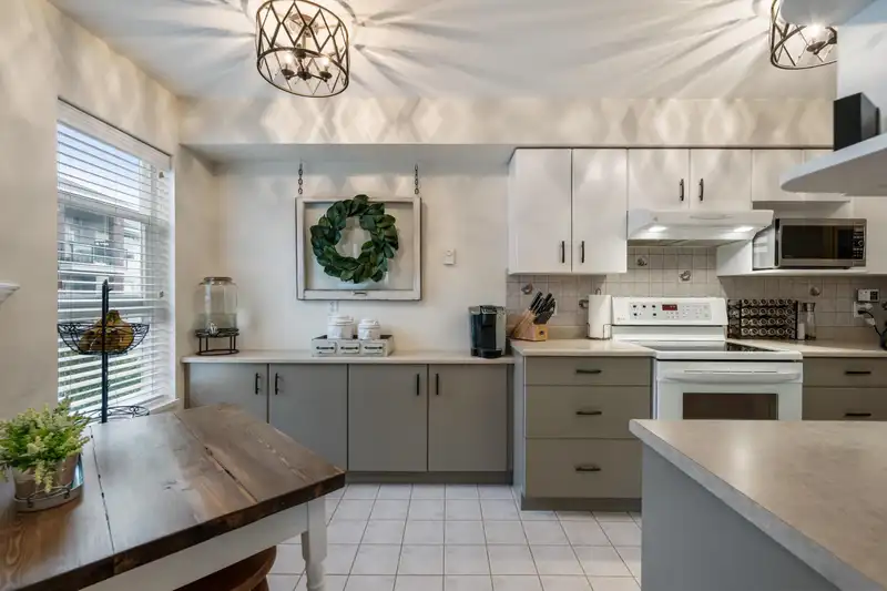 311 20259 MICHAUD CRESCENT - photo 2 of 40