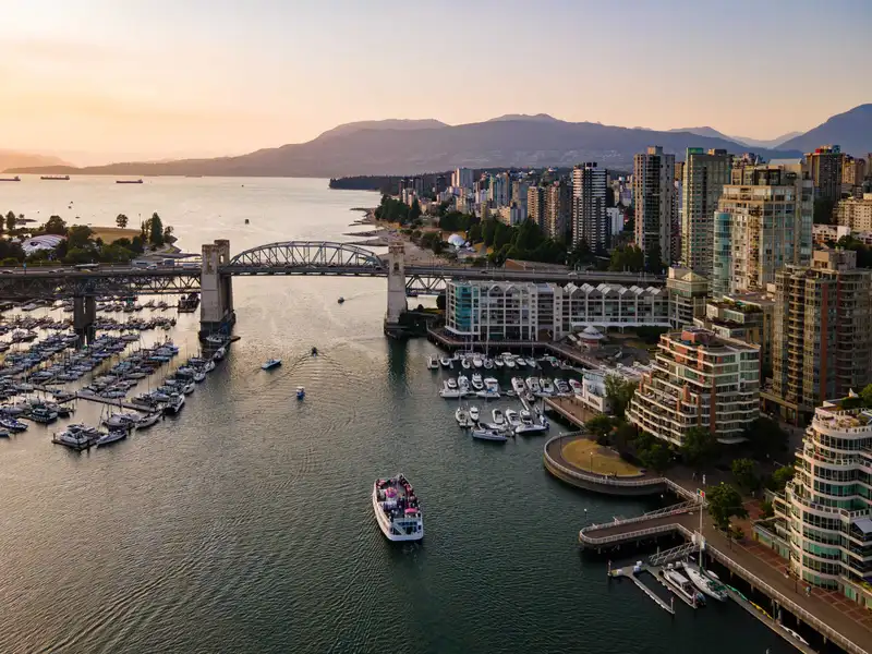 402 1012 BEACH AVENUE - photo 4 of 40