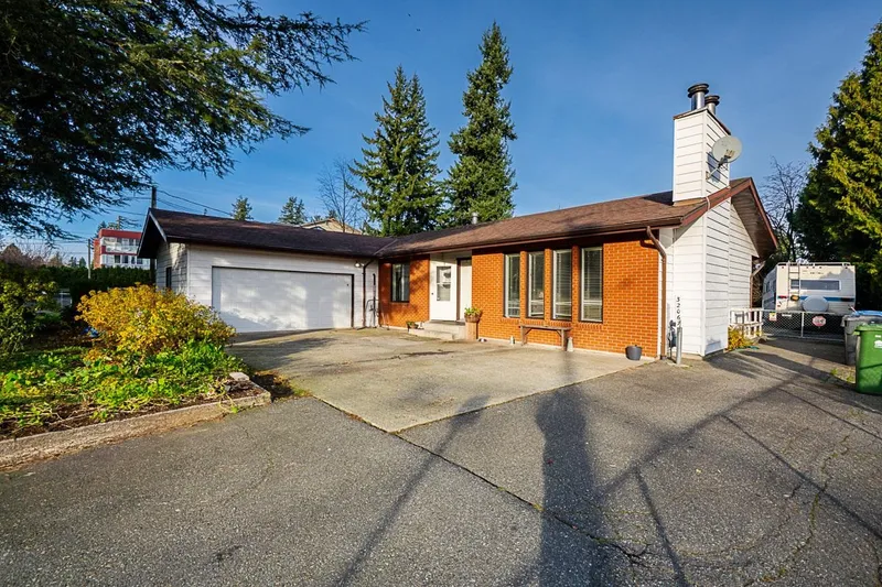 32067 TIMS AVENUE - photo 2 of 25