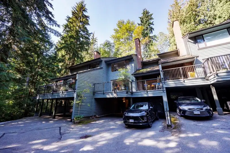 873 HENDECOURT ROAD - photo 1 of 37