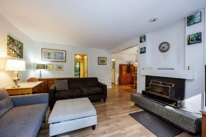 873 HENDECOURT ROAD - photo 2 of 37