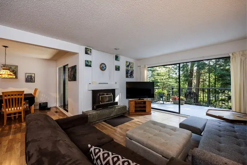 873 HENDECOURT ROAD - photo 4 of 37