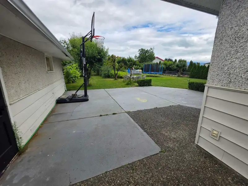 672 COLUMBIA STREET - photo 4 of 28