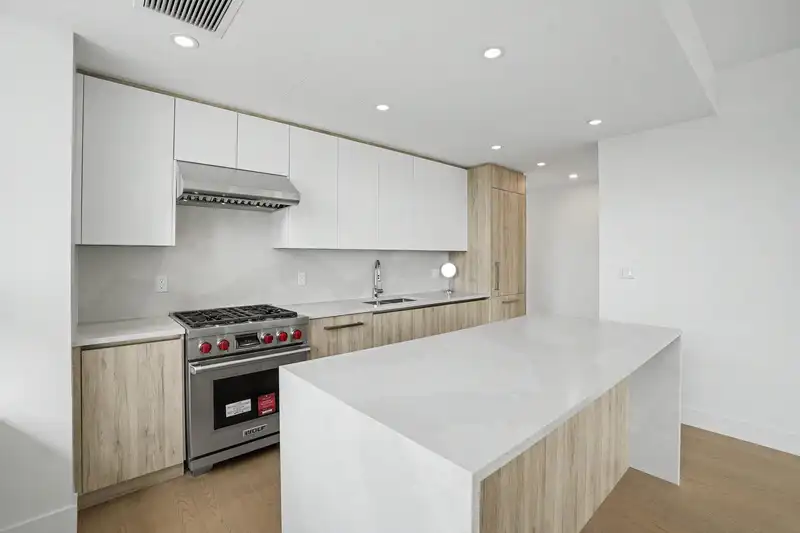 414 423 6TH STREET - photo 3 of 21