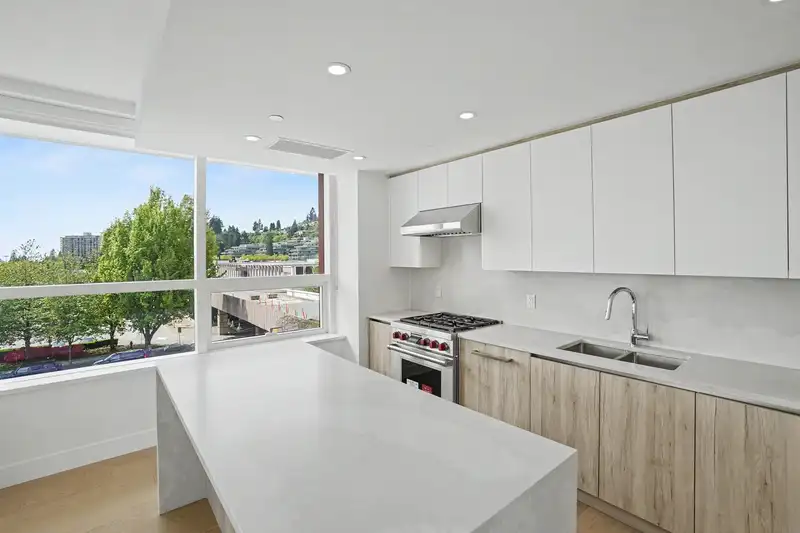 414 423 6TH STREET - photo 4 of 21