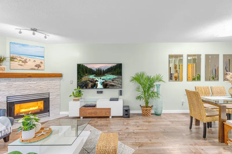 28 10130 155 STREET - photo 3 of 25