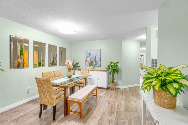 28 10130 155 STREET - photo 4 of 25