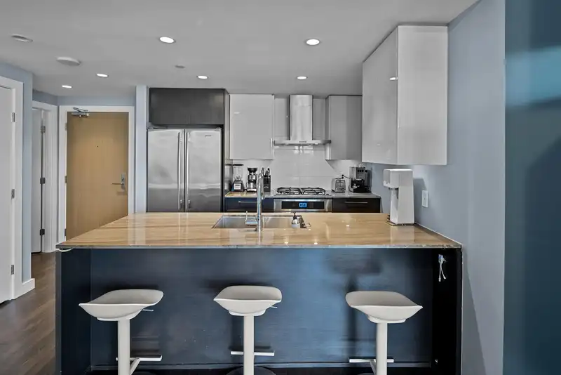 1509 1618 QUEBEC STREET - photo 4 of 36