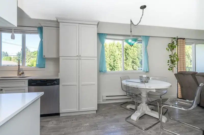 1 33900 MAYFAIR AVENUE - photo 4 of 26