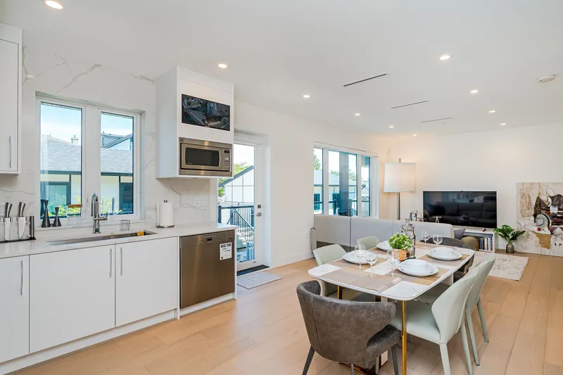 1 8182 CARTIER STREET - photo 1 of 25