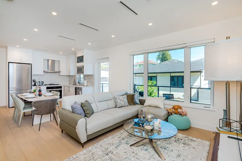 1 8182 CARTIER STREET - photo 2 of 25