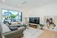 1 8182 CARTIER STREET - thumbnail 3