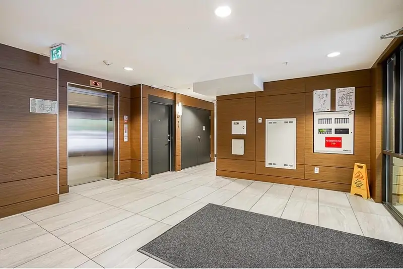 310 719 W 3RD STREET - photo 2 of 25