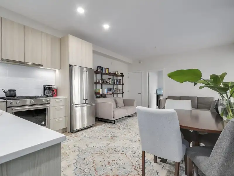 604 721 ANSKAR COURT - photo 3 of 14