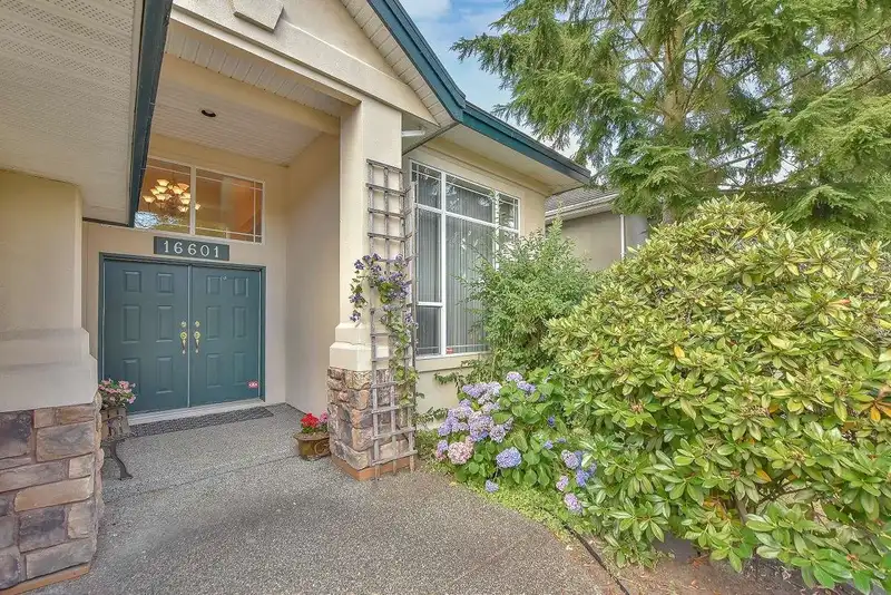 16601 108 AVENUE - photo 2 of 34