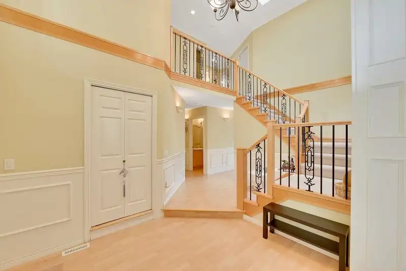16601 108 AVENUE - photo 3 of 34