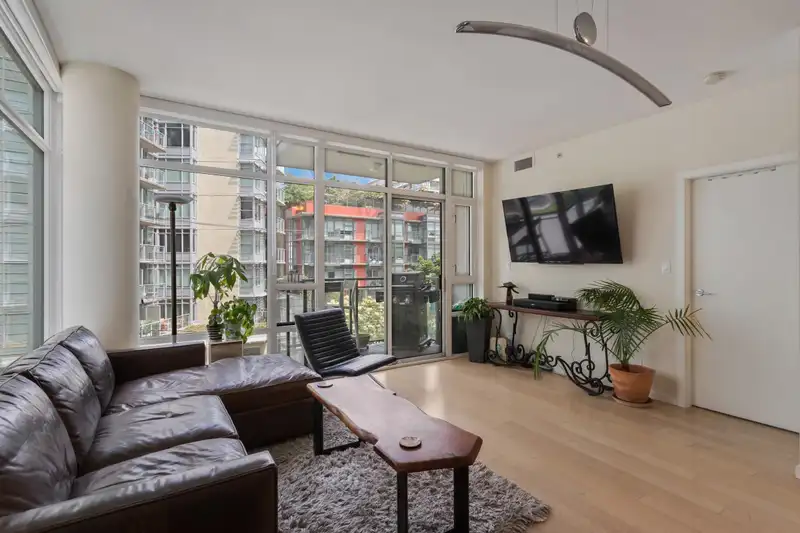 304 63 W 2ND AVENUE - photo 2 of 36