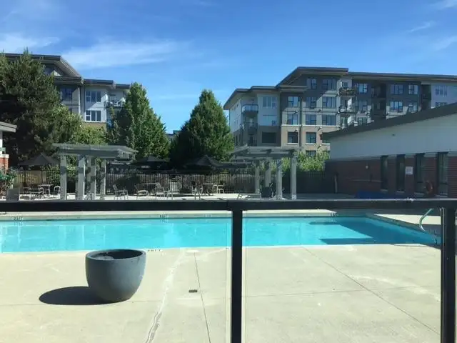 417 9311 ALEXANDRA ROAD - photo 2 of 10