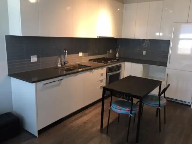 417 9311 ALEXANDRA ROAD - photo 4 of 10