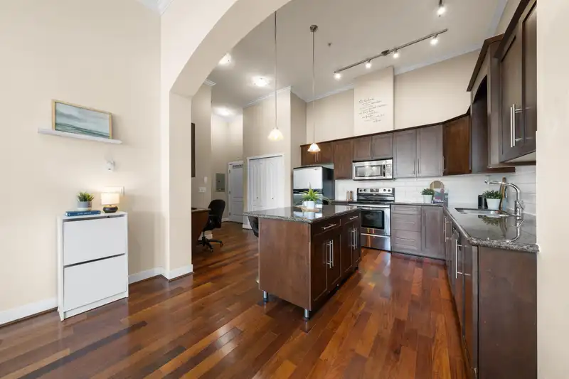415 2628 MAPLE STREET - photo 3 of 30